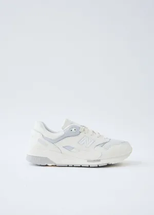 1600 Sneakers