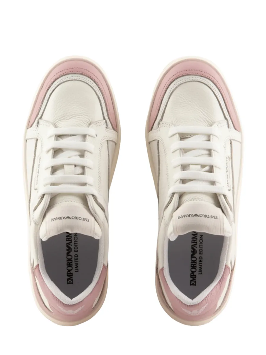 Sneakers in pelle con aquila sul back e dettagli a contrasto
